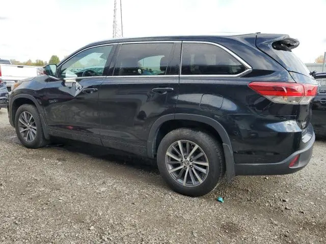 2017 TOYOTA HIGHLANDER SE  