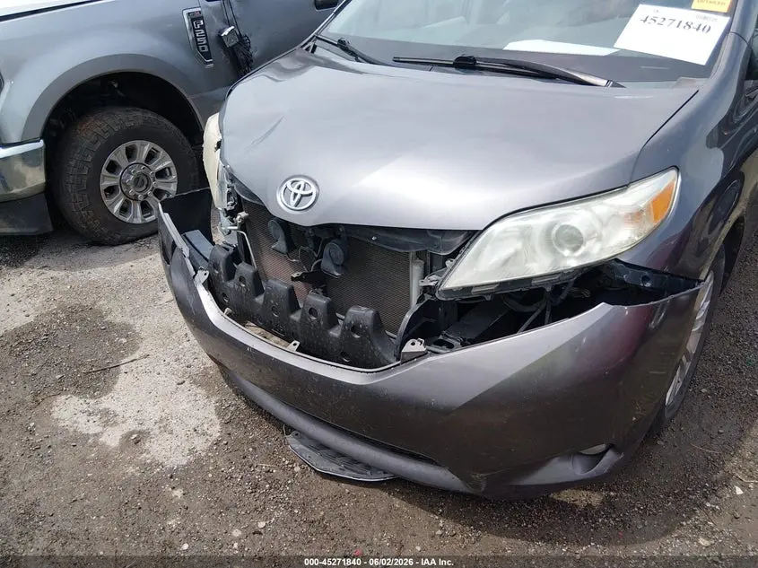 2012 TOYOTA SIENNA XLE V6 8 PASSENGER