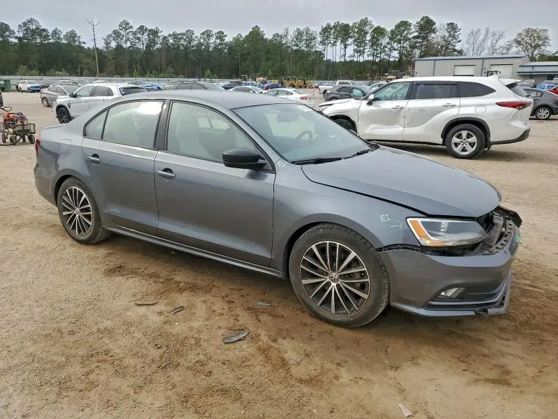 2016 VOLKSWAGEN JETTA SPORT  