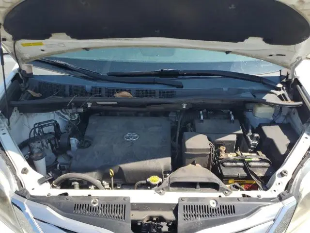 2015 TOYOTA SIENNA XLE  