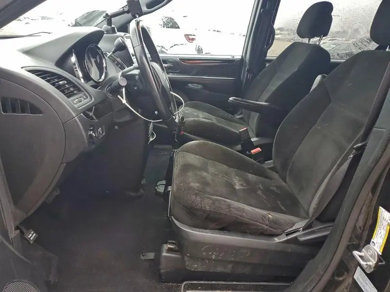 2016 DODGE GRAND CARAVAN SE  