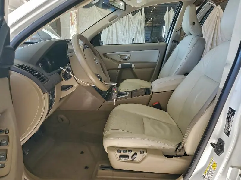 2011 VOLVO XC90 3.2  