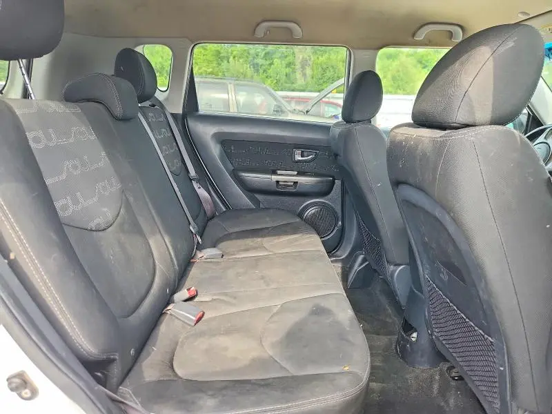 2013 KIA SOUL +  