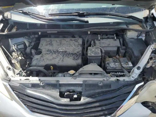 2011 TOYOTA SIENNA LE
