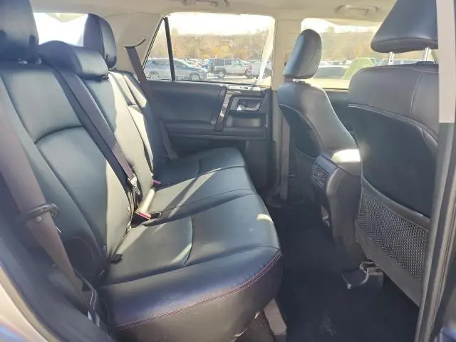 2023 TOYOTA 4RUNNER SE  