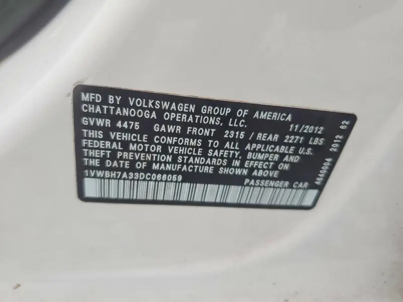 2013 VOLKSWAGEN PASSAT SE  