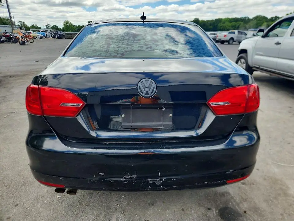 2012 VOLKSWAGEN JETTA SE  