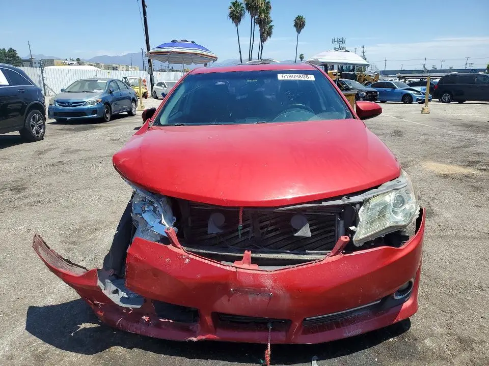 2014 TOYOTA CAMRY SE  