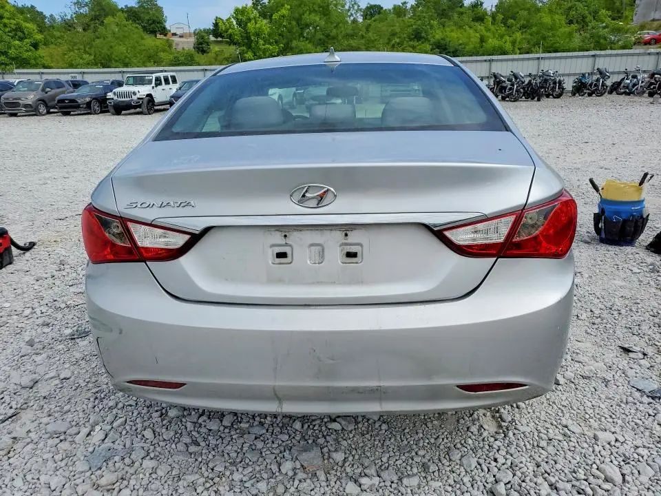 2012 HYUNDAI SONATA GLS  