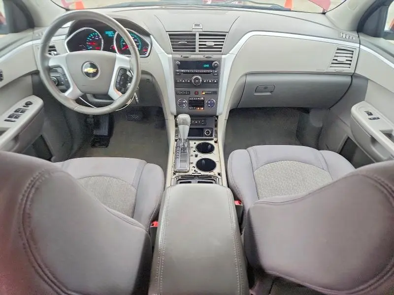 2010 CHEVROLET TRAVERSE LT  