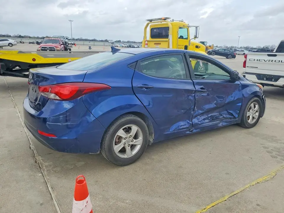2015 HYUNDAI ELANTRA SE  