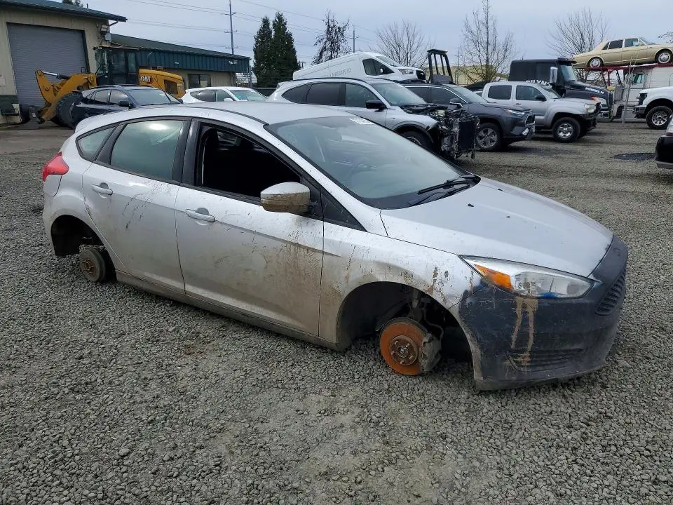 2017 FORD FOCUS SE  