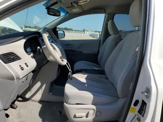 2012 TOYOTA SIENNA LE  