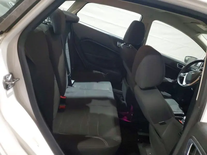 2015 FORD FIESTA SE  
