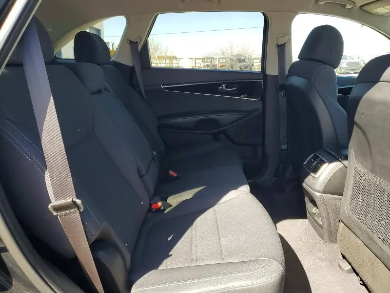2017 KIA SORENTO L  