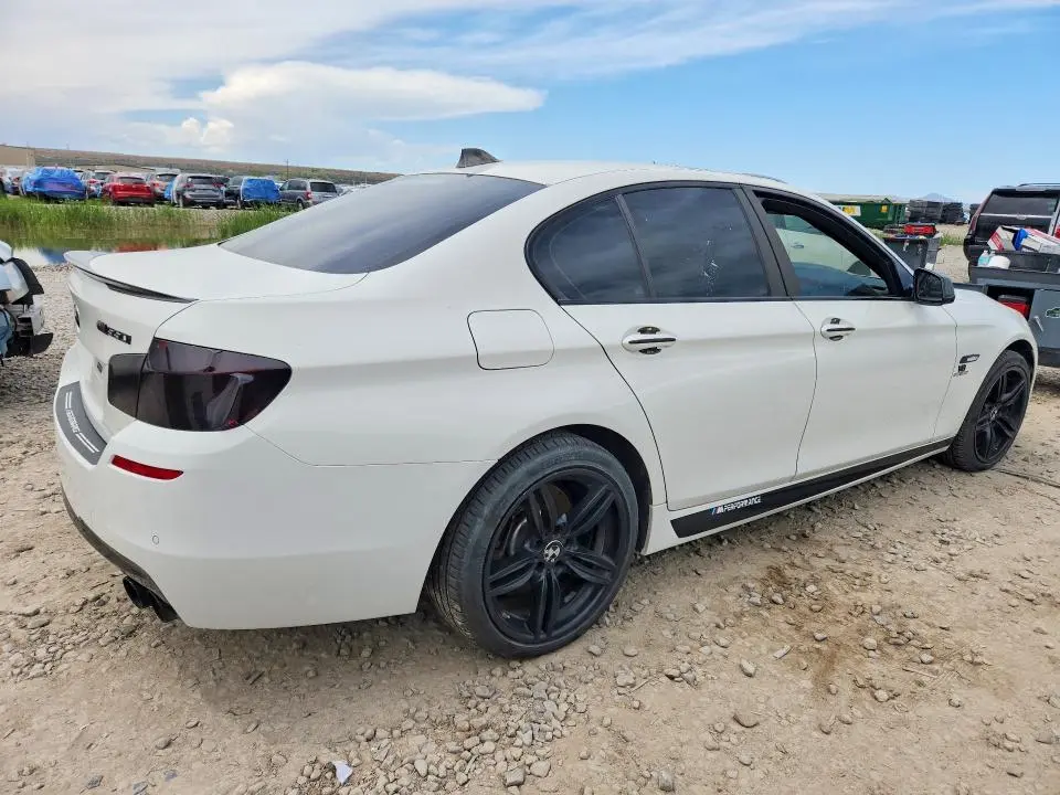 2013 BMW 550 XI  