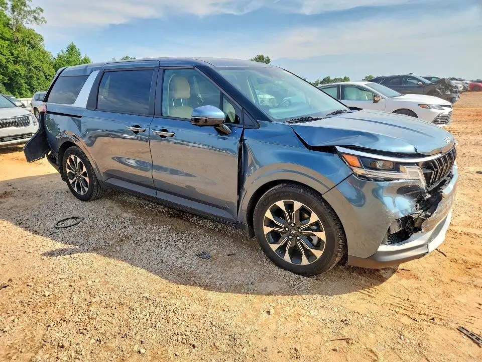 2024 KIA CARNIVAL EX  