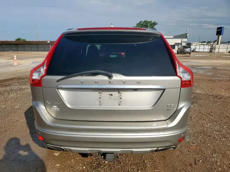 2016 VOLVO XC60 T5 PLATINUM  