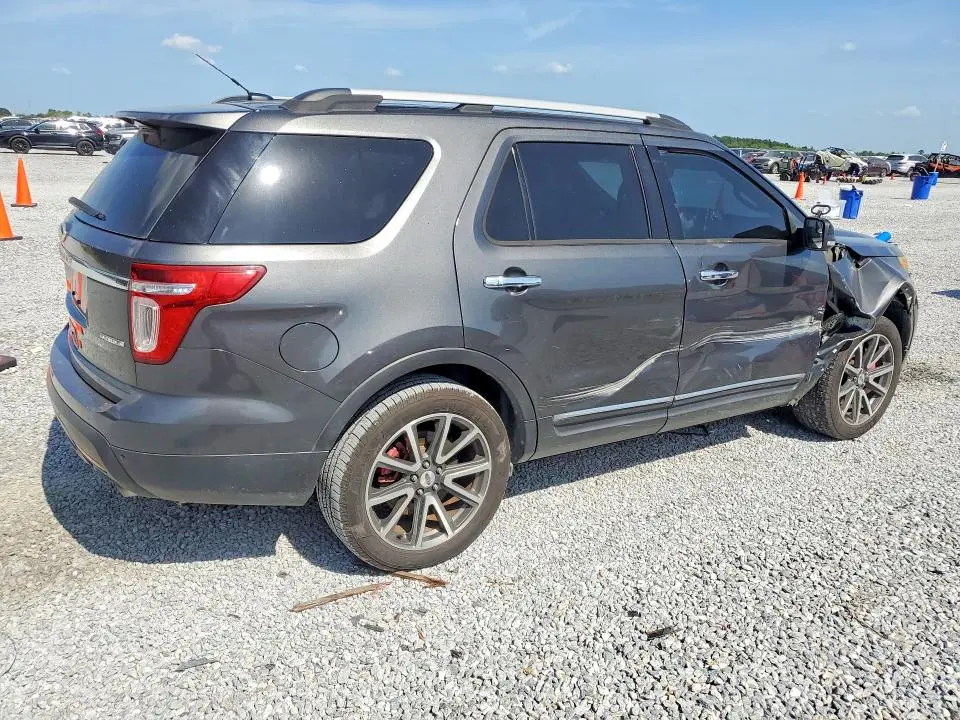2015 FORD EXPLORER XLT  