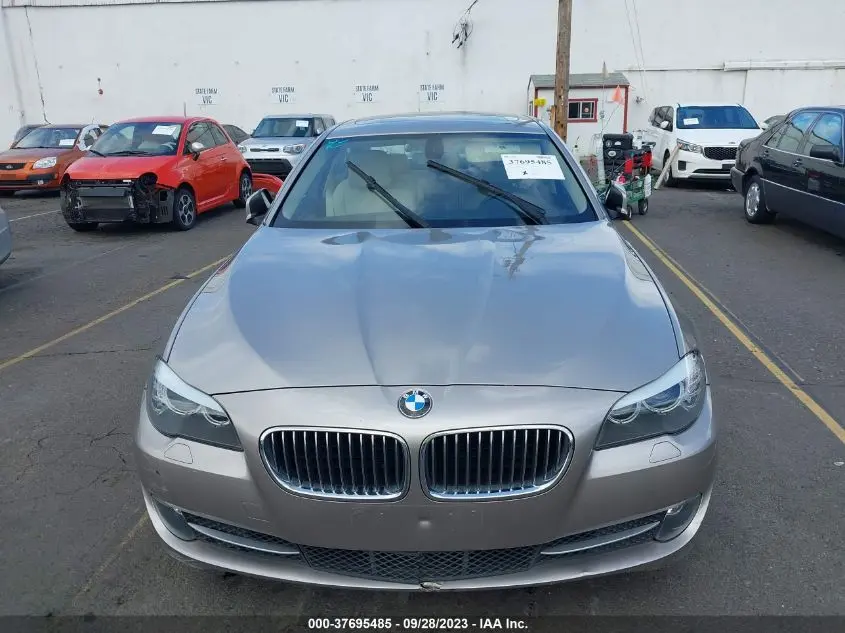 2011 BMW 5 SERIES 528I