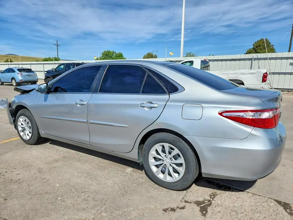 2016 TOYOTA CAMRY LE  