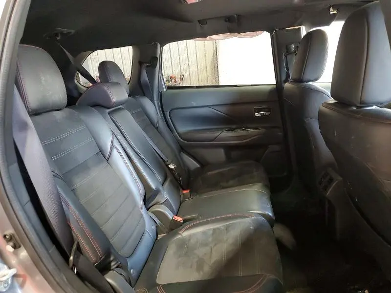 2020 MITSUBISHI OUTLANDER SE  