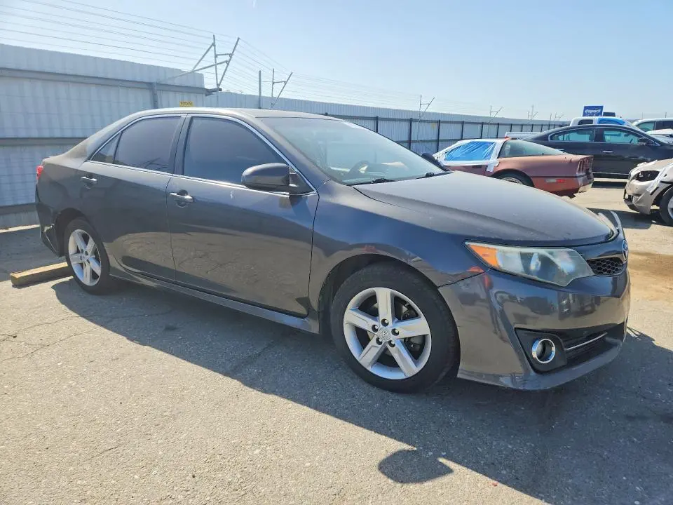 2012 TOYOTA CAMRY SE  