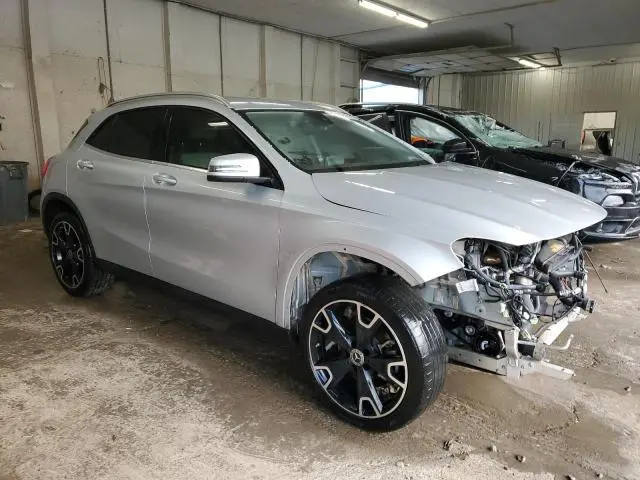 2020 MERCEDES-BENZ GLA 250  