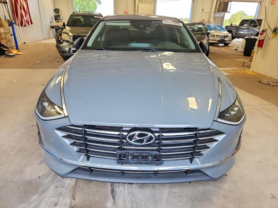 2020 HYUNDAI SONATA SE  
