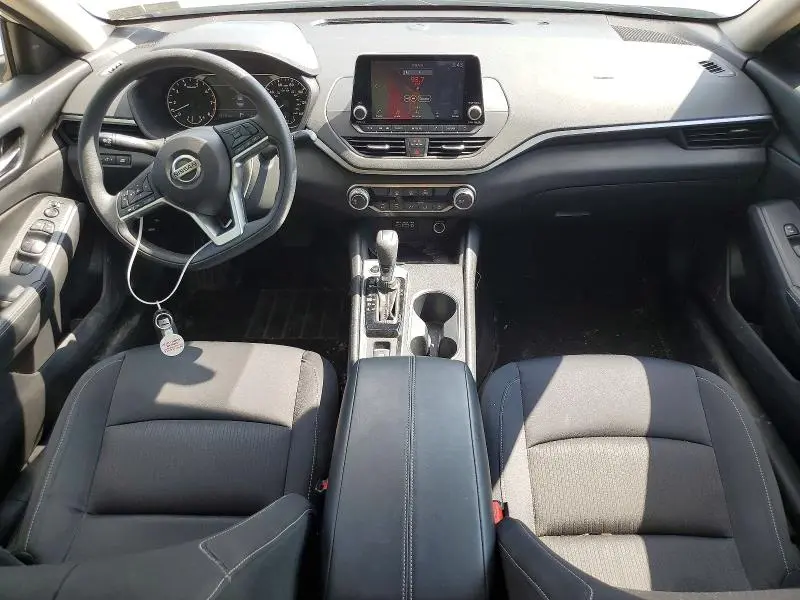 2022 NISSAN ALTIMA SV  