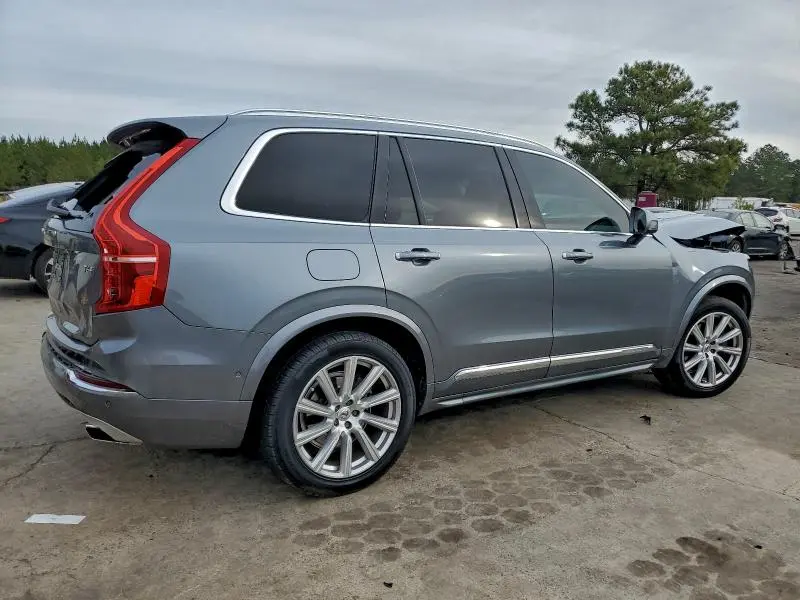 2017 VOLVO XC90 T6  
