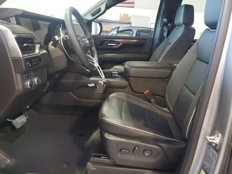 2025 GMC YUKON XL ELEVATION  