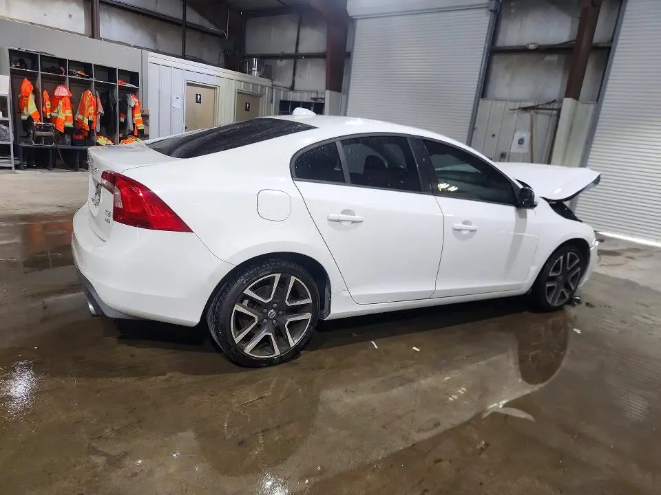 2018 VOLVO S60 DYNAMIC  