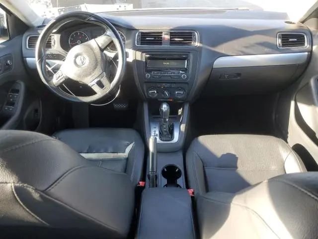 2013 VOLKSWAGEN JETTA SE  