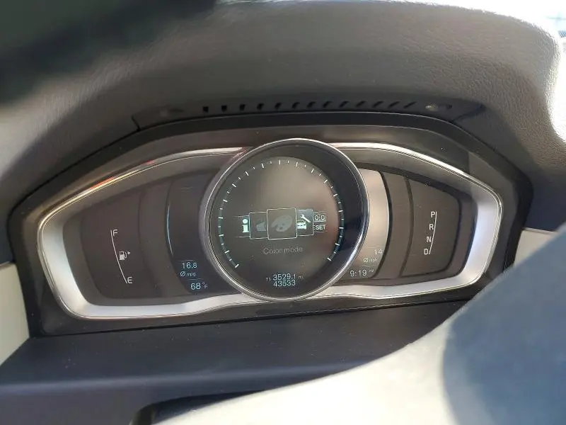 2014 VOLVO XC70 3.2  