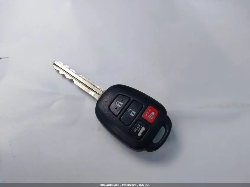 2015 TOYOTA CAMRY LE