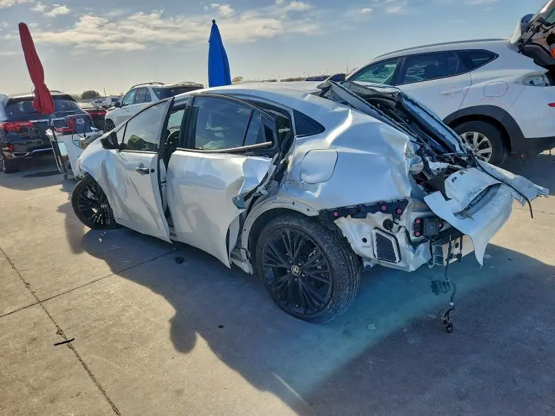 2025 TOYOTA PRIUS LE  