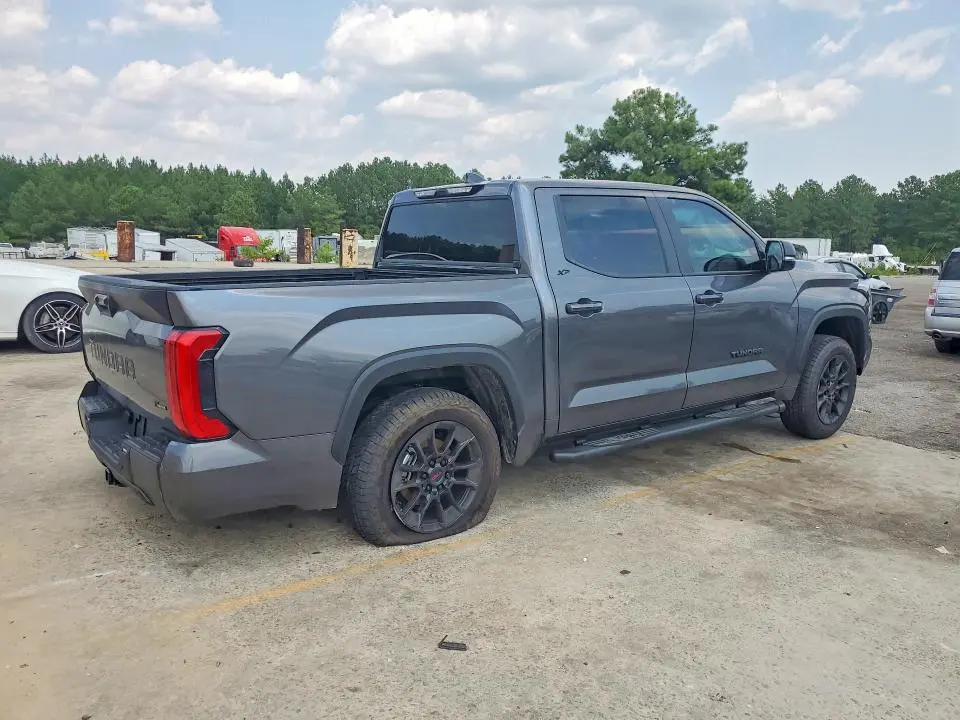 2025 TOYOTA TUNDRA SR5  