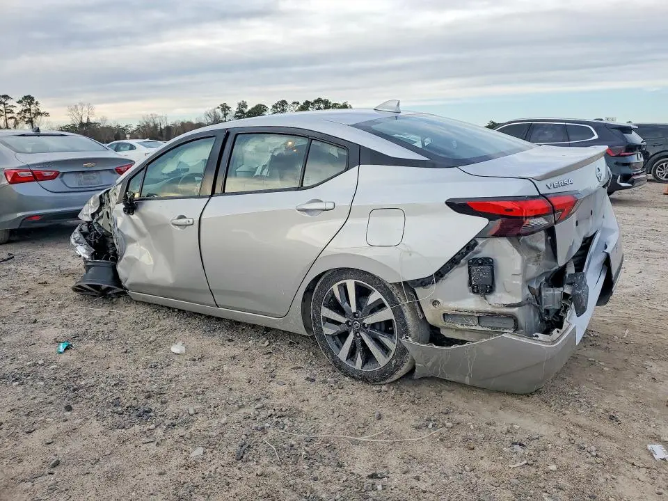 2020 NISSAN VERSA SR  