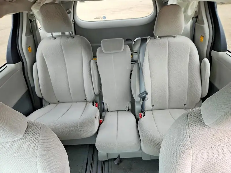 2012 TOYOTA SIENNA LE  