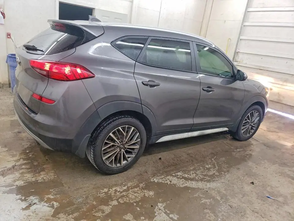 2020 HYUNDAI TUCSON SEL  