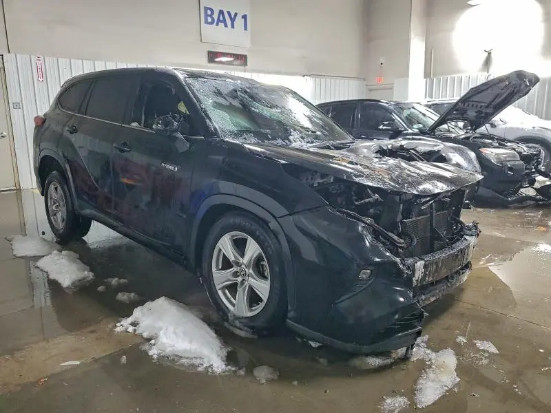 2021 TOYOTA HIGHLANDER HYBRID LE  