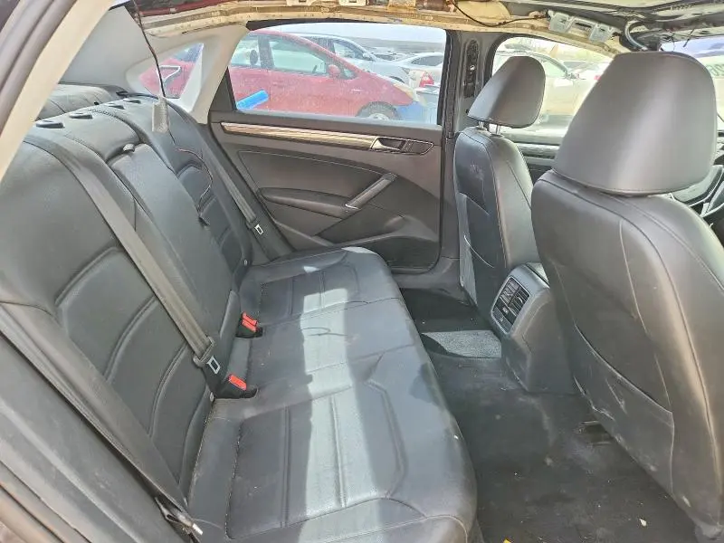 2017 VOLKSWAGEN PASSAT SE  