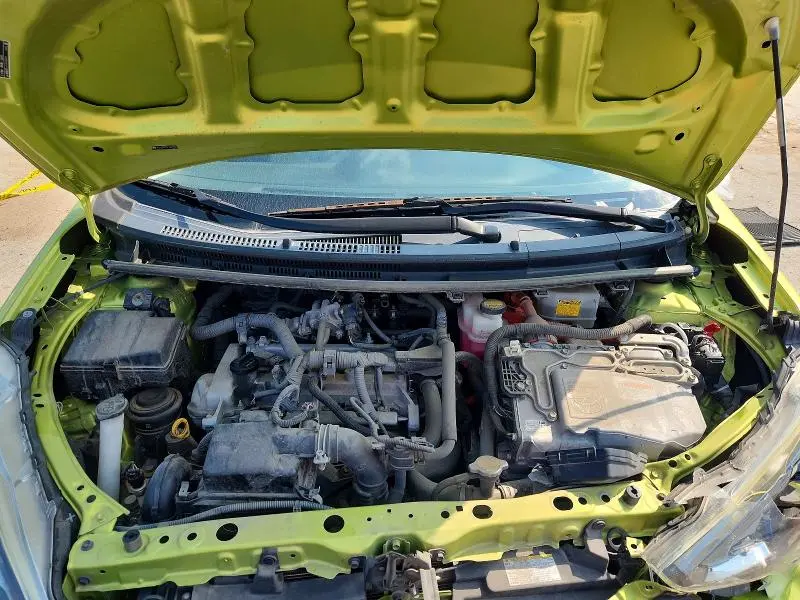 2015 TOYOTA PRIUS C ONE  