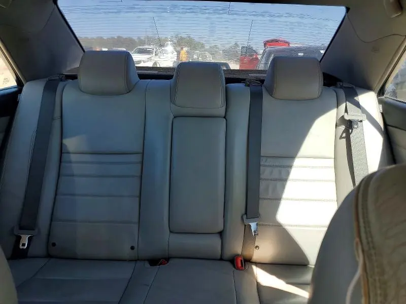 2016 TOYOTA CAMRY XLE  