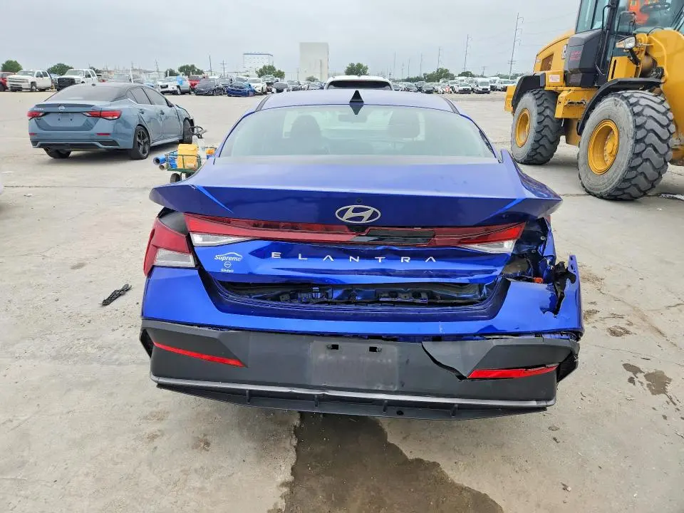 2024 HYUNDAI ELANTRA SEL  