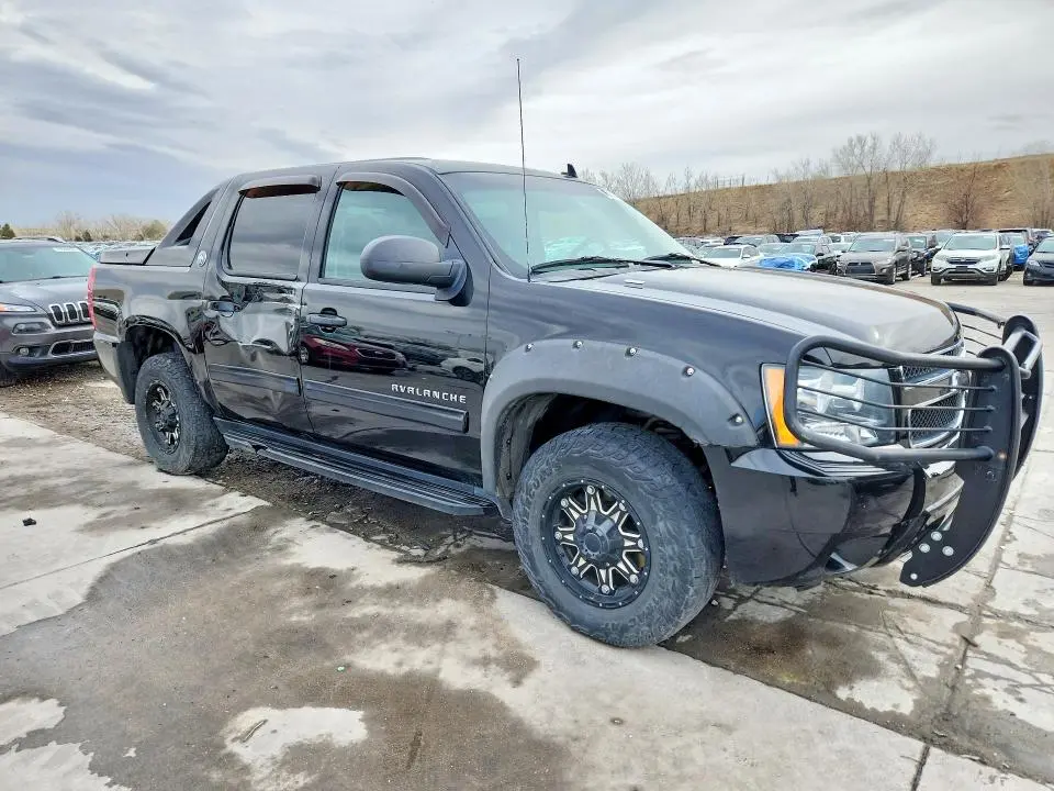 2013 CHEVROLET AVALANCHE LS  