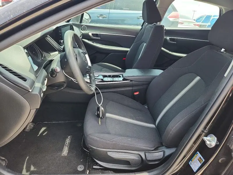 2023 HYUNDAI SONATA SE  