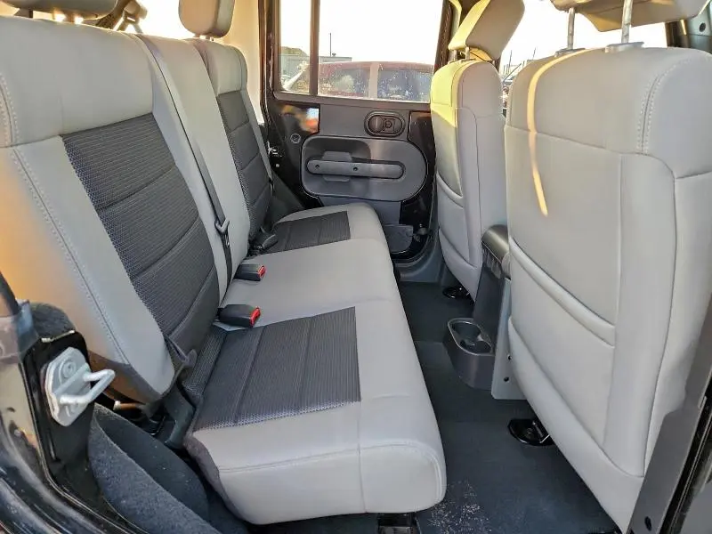 2010 JEEP WRANGLER UNLIMITED SAHARA  