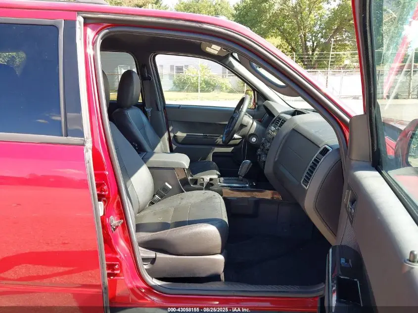 2011 FORD ESCAPE LIMITED